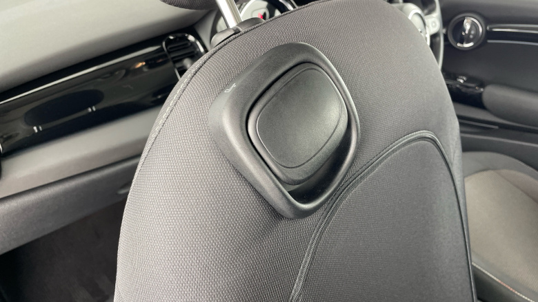 MINI Hatchback 1.5 Cooper Classic 3dr Petrol Hatchback